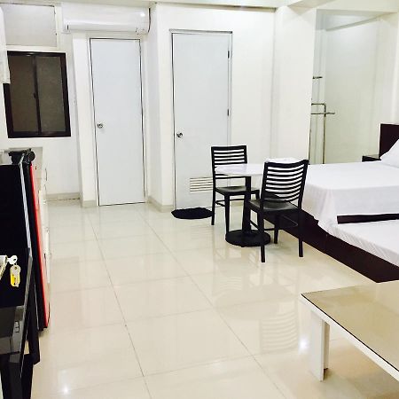 Residencia San Vicente - Pasay -Budget Hotel Manila Esterno foto